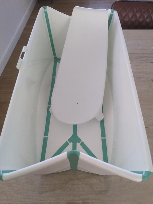  — STOKKE Flexi Bath with newborn support