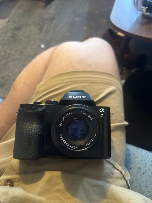  — Sony a7