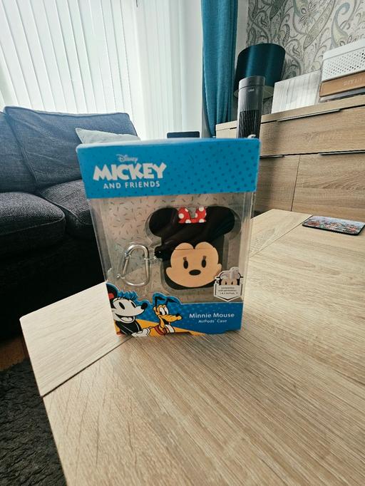  — Disney Minnie mouse airpods case..NEW