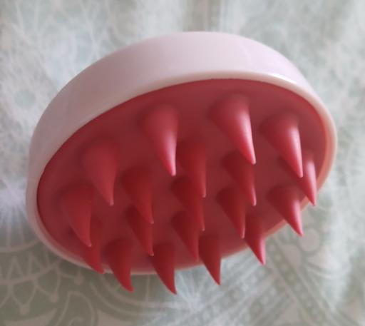  — Head massager )