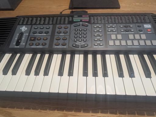  — GENERAL MUSIC CD20 KEYBOARD