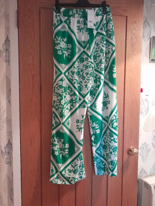  — Ladies NEW wide leg trousers size 16