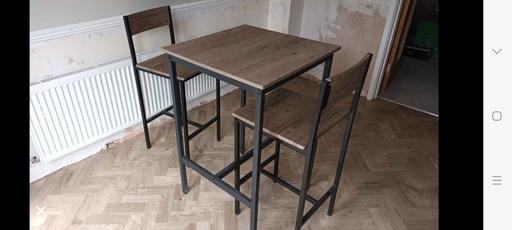  — Breakfast bar / tall square bar table +  2 ch