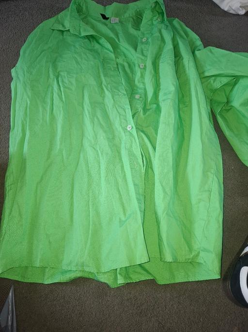 — men's shirt size medium