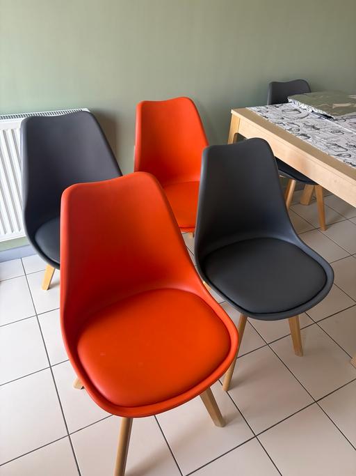  — Modern used  chairs with wooden legs 4 pieces