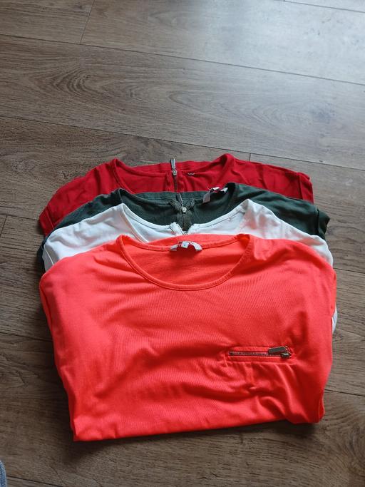  — 4 x 'T' Shirts