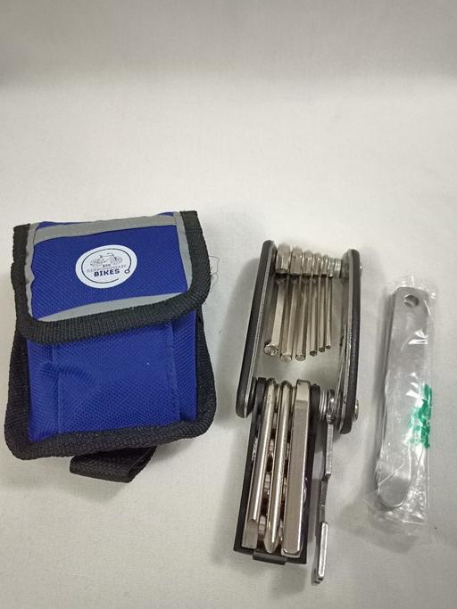  — EMERGENCY BIKE POUCH WITH TOOL KIT.