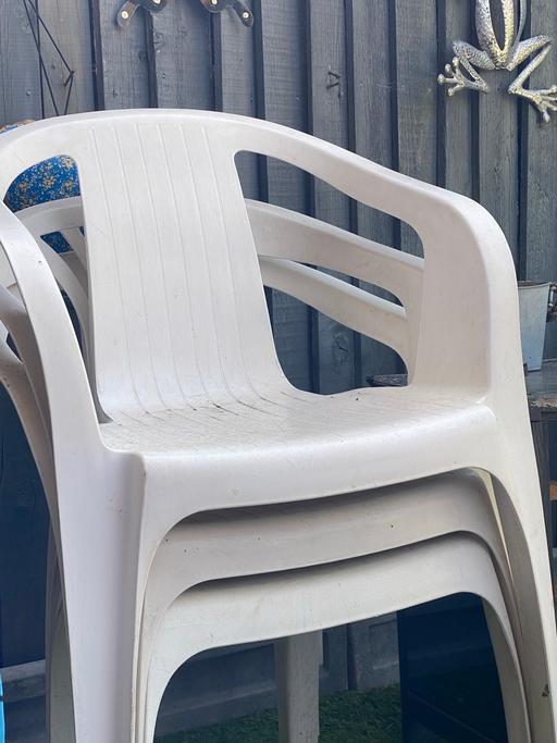  — Garden chairs x 4