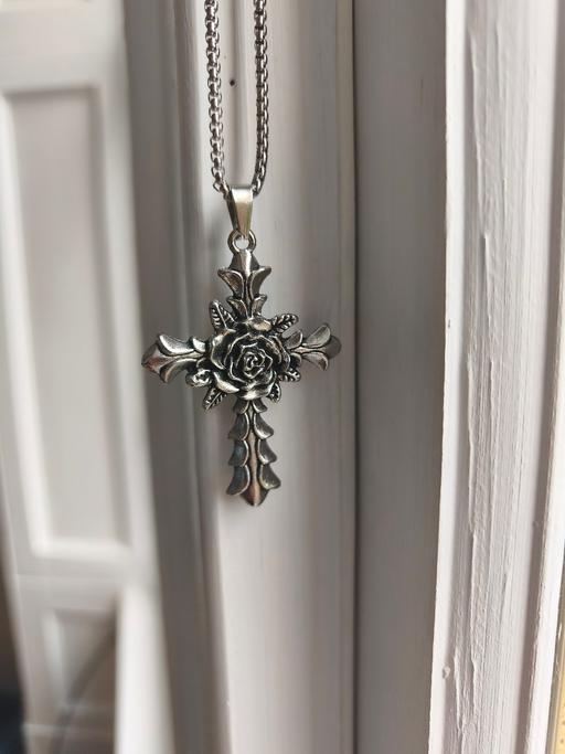  — Goth rose cross pendant necklace silver tone