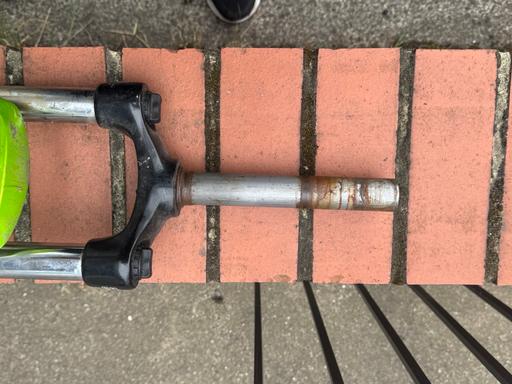  — Green suspension fork for 29” wheels