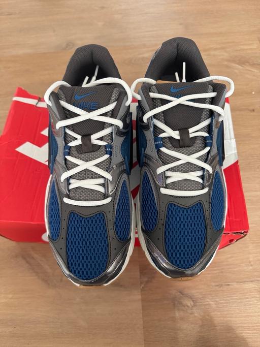  — Nike V5 RNR Men's Size 8.5 HJ5228 401