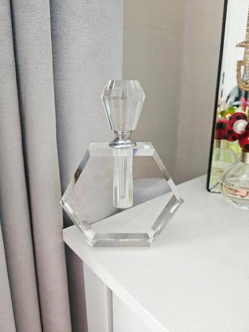  — Large glass perfume bottle..like new