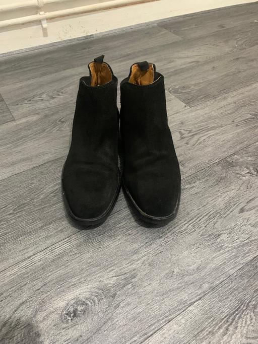  — Men’s Aldo Chelsea boots