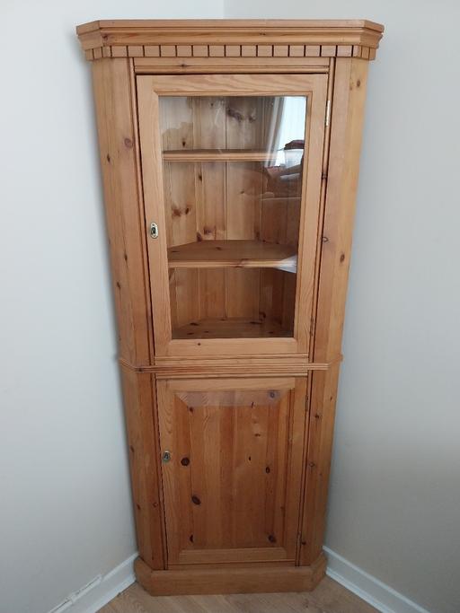  — wooden corner unit