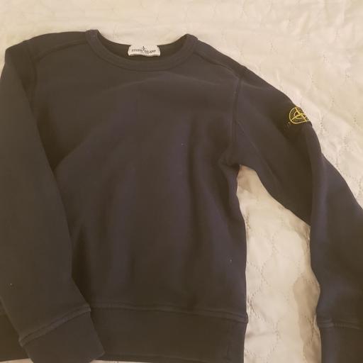  — boys 8 years old stone island jumper