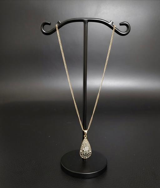  — Gold Teardrop Ombre Crystal Pendant Necklace
