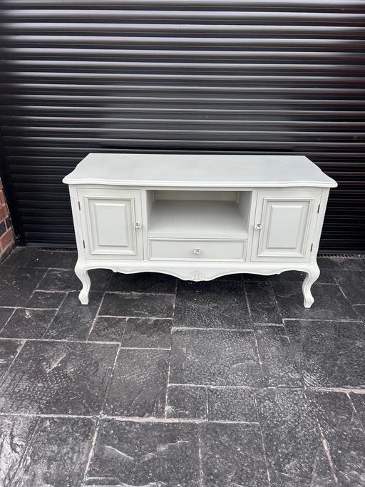  — TV table & matching side table