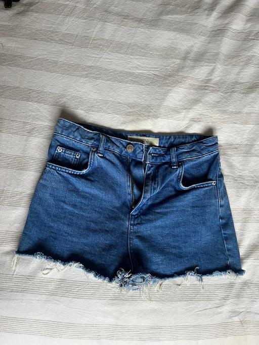  — Topshop Frayed Denim Shorts Size 8