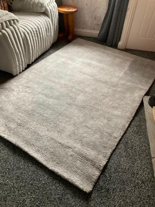 — rug