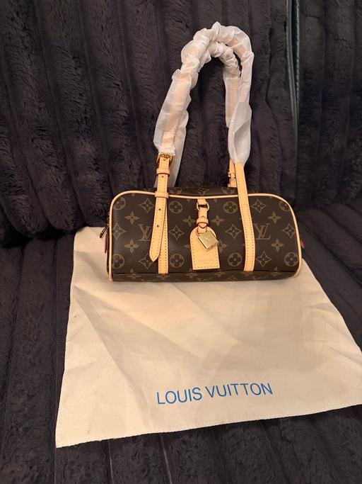  — Louis Vuitton bag