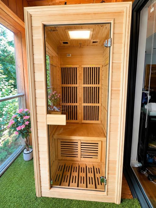  — Indoor sauna - used like NeW- single