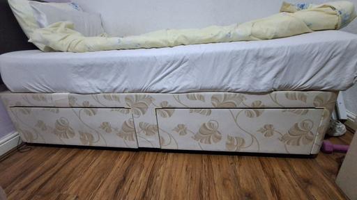  — single bed