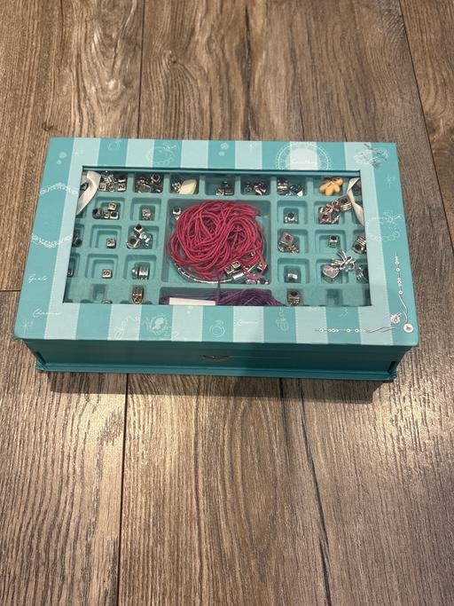  — Charm bracelet making kit