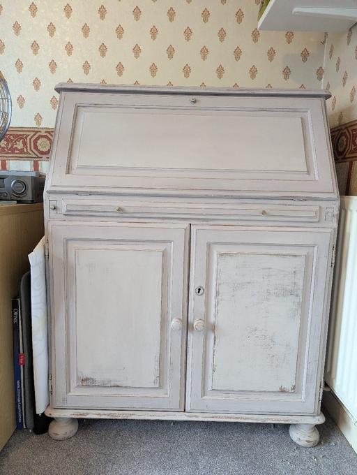  — Beautiful Shabby chic chalk decorated Writing
