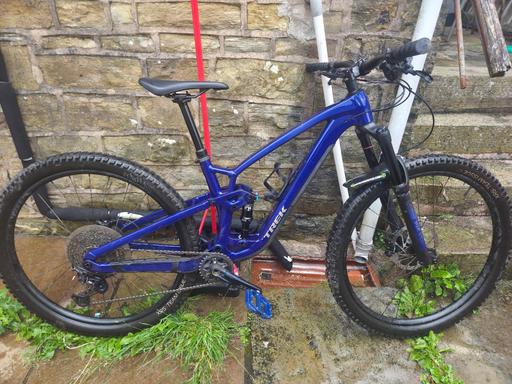  — Trek Fuel ex 7 gen 6 mens mountain bike