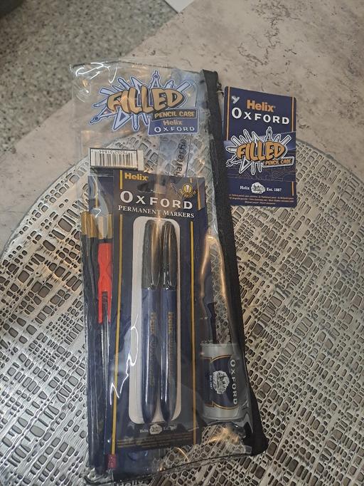  — Oxford filled pencil case