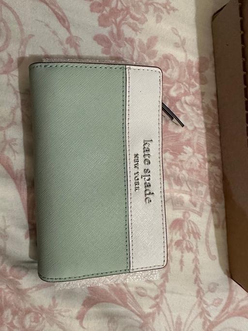  — Katespade wallet purse
