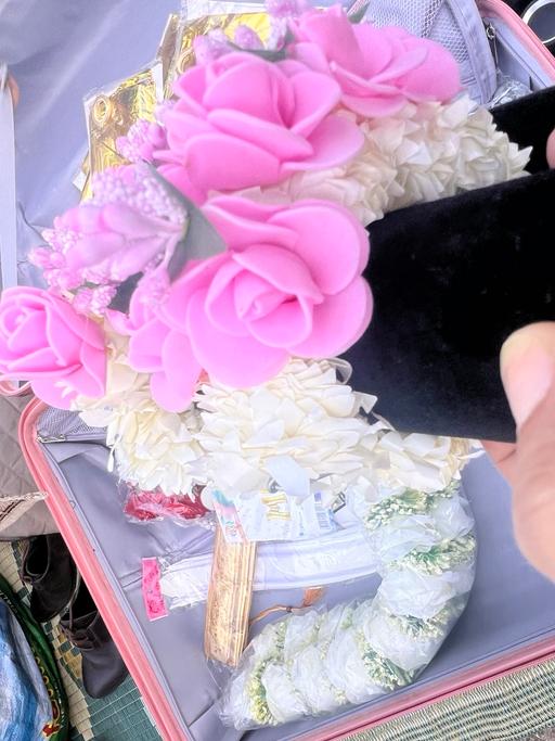  — Artificial flowers gajray