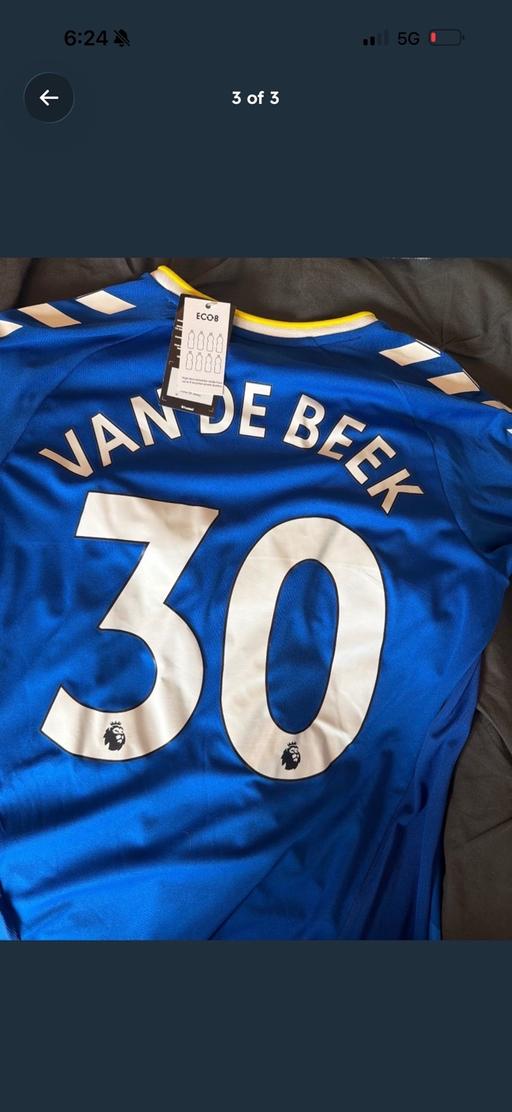  — Everton top medium brand new