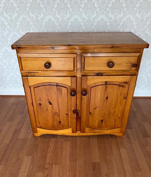  — Pine sideboard/dresser unit
