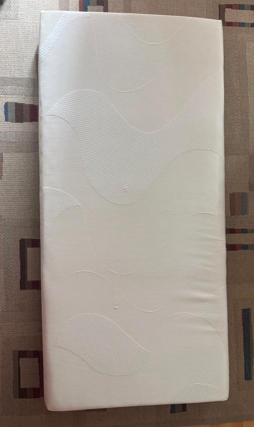  — New single memory foam mattress