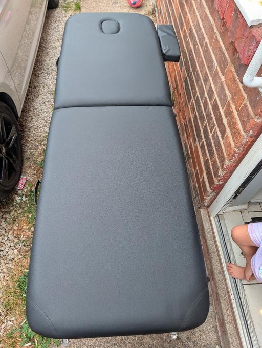  — portable beauty bed