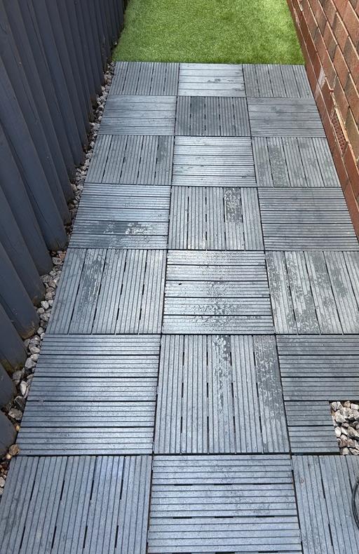  — 40 Light grey composite deck tiles
