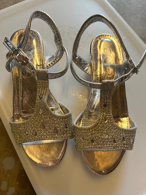  — Girls size 11