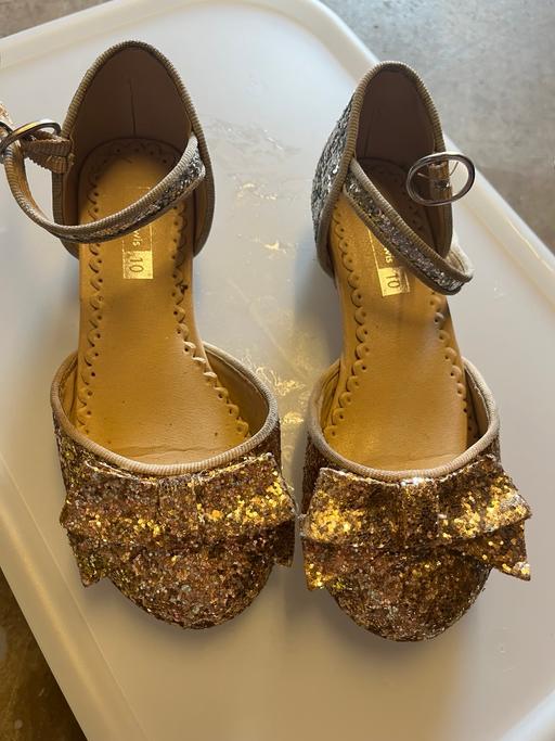  — Girls heels size 10