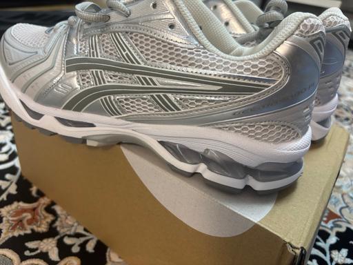  — ASICS GEL-Kayano 14