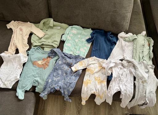  — Baby clothes 0-3 months