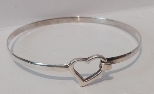  — sterling silver heart hook bangle bracelet