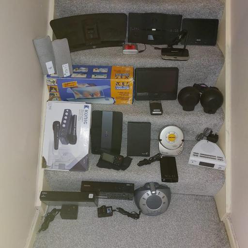  — Garage Clear Out mixed electronics Items