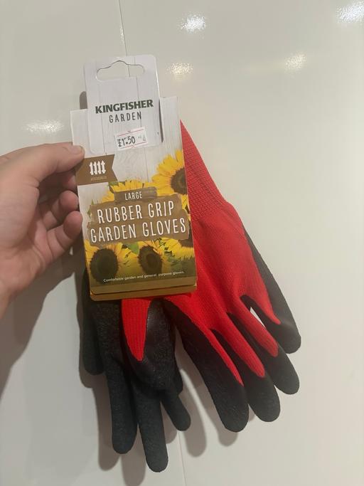  — Garden Gloves