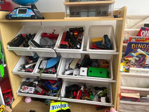  — Toy storage unit