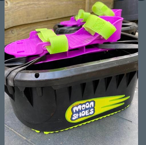  — Moon Shoes