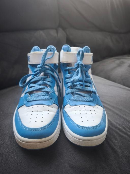  — OLDER KIDS NIKE TRAINERS