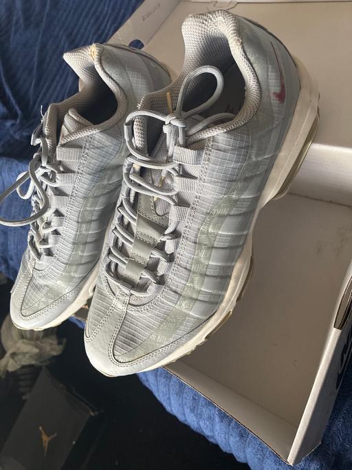  — Nike Air Max