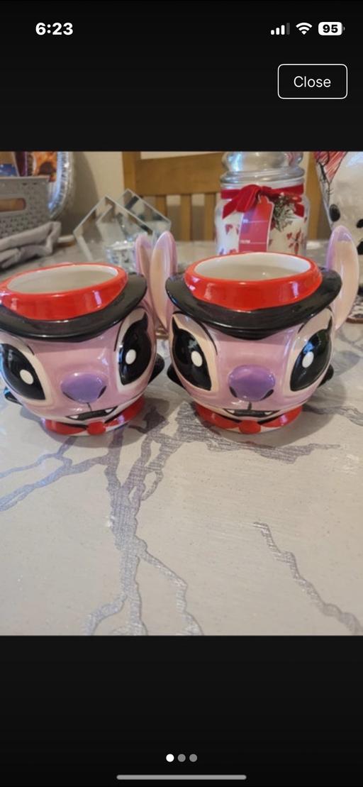  — 2x mugs