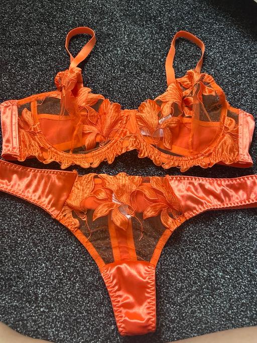  — Lingerie set IYKYK